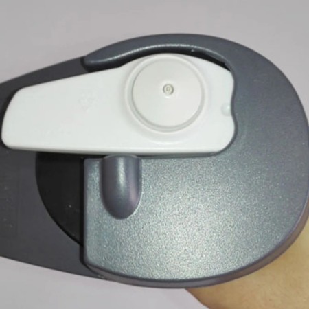 Пистолет детасатор за твърди аларми с включена кука