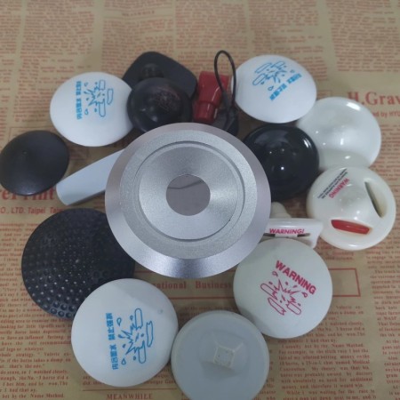 Магнитен детасатор 20000GS за аларми и защитни етикети